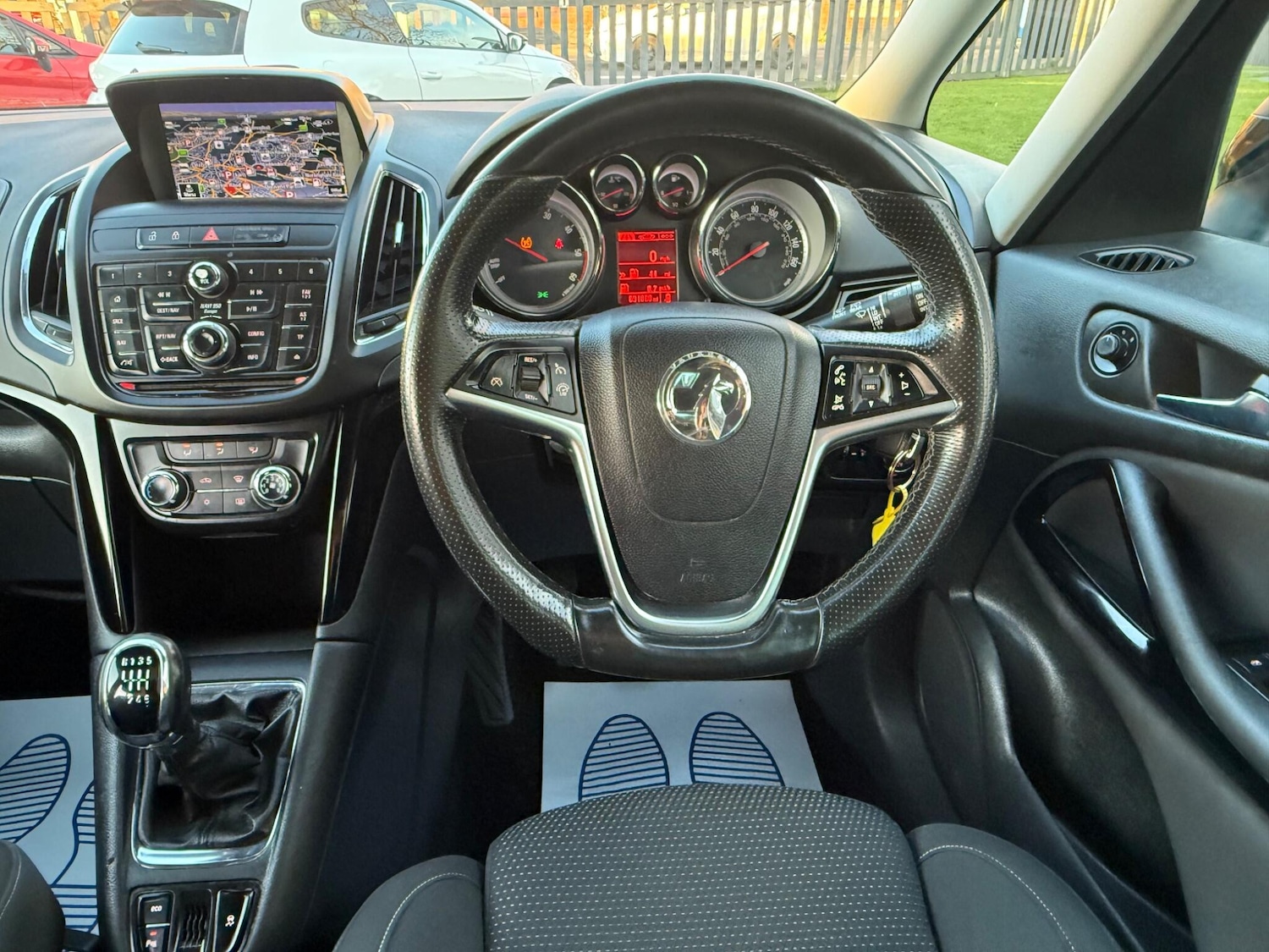 Used Vauxhall Zafira 2015 for sale - 76702279: Photo 30