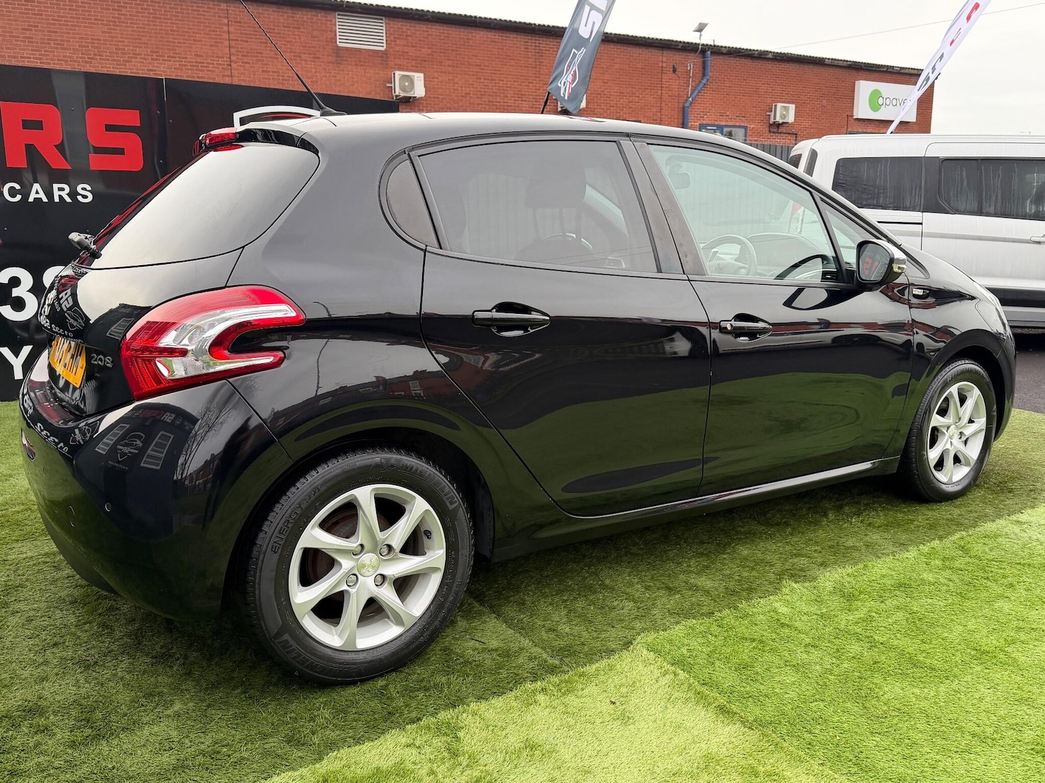 Used Peugeot 208 2015 for sale - 77191225: Photo 18