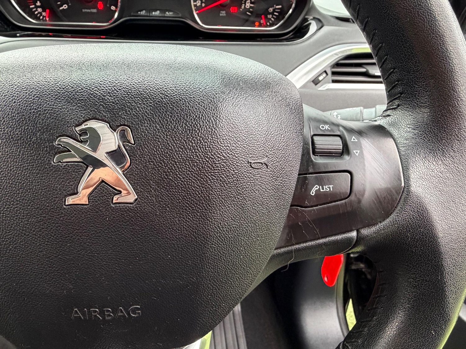 Used Peugeot 208 2015 for sale - 77191225: Photo 24