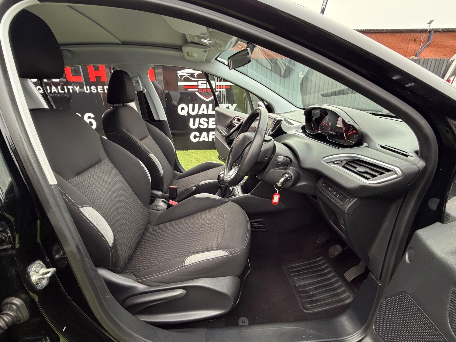 Used Peugeot 208 2015 for sale - 77191225: Photo 31