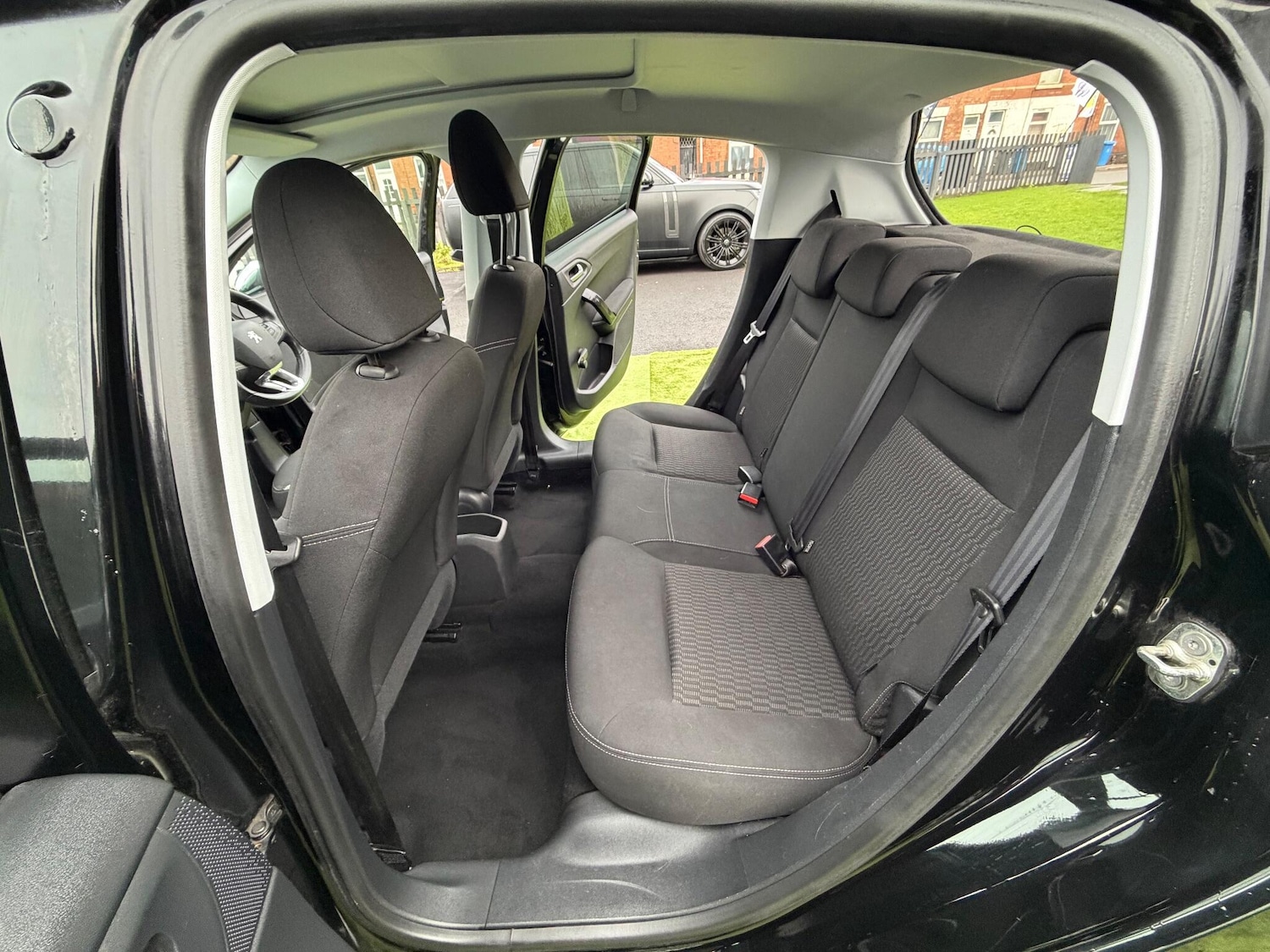 Used Peugeot 208 2015 for sale - 77191225: Photo 35