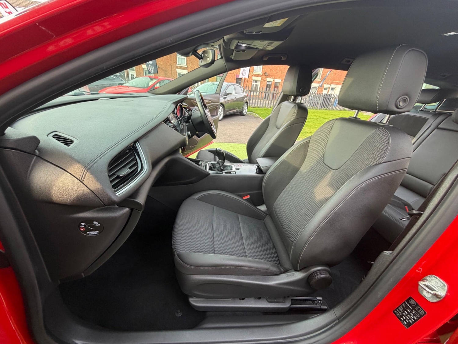 Used Vauxhall Insignia 2017 for sale - 77969668: Photo 25