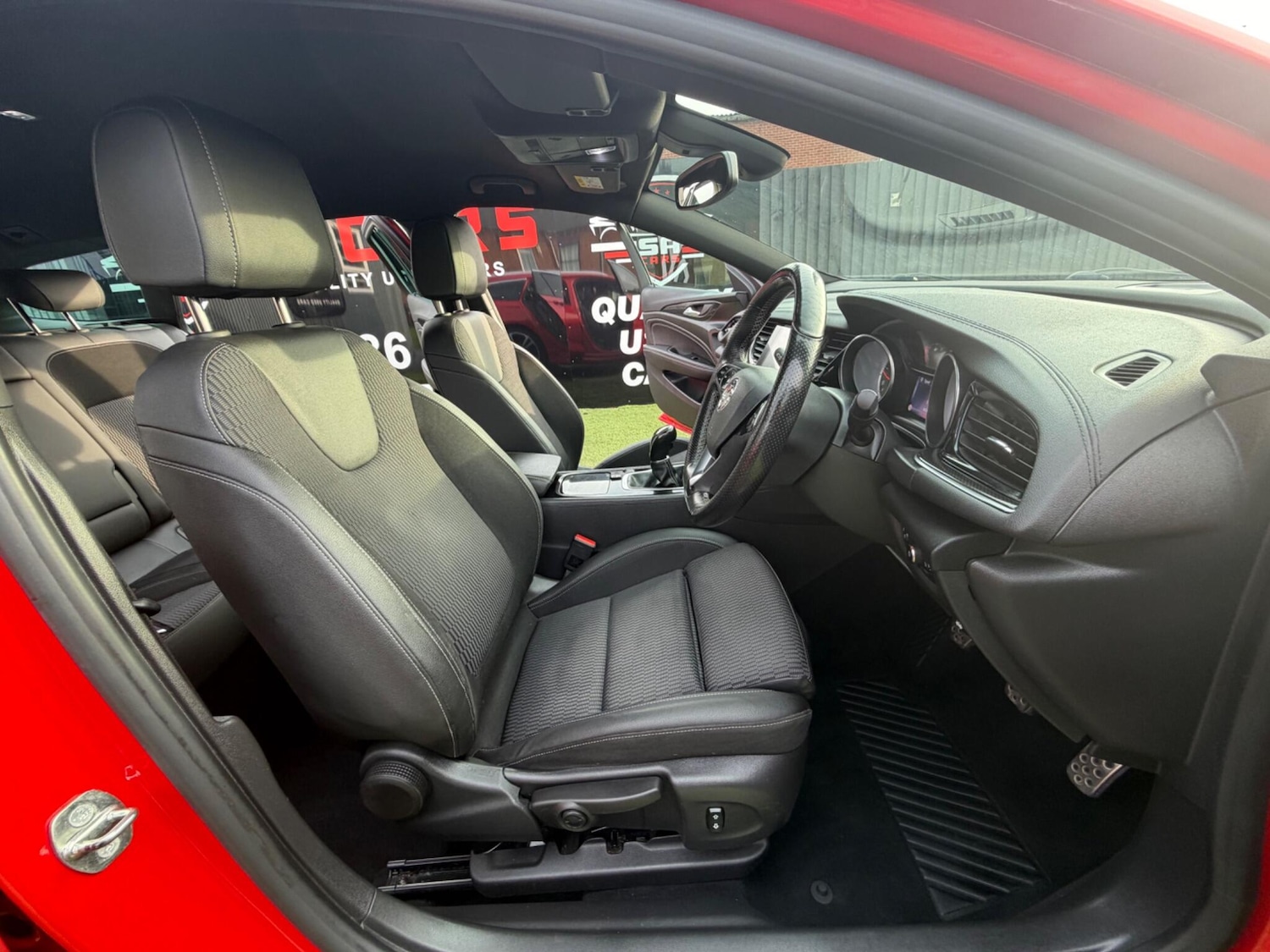 Used Vauxhall Insignia 2017 for sale - 77969668: Photo 3