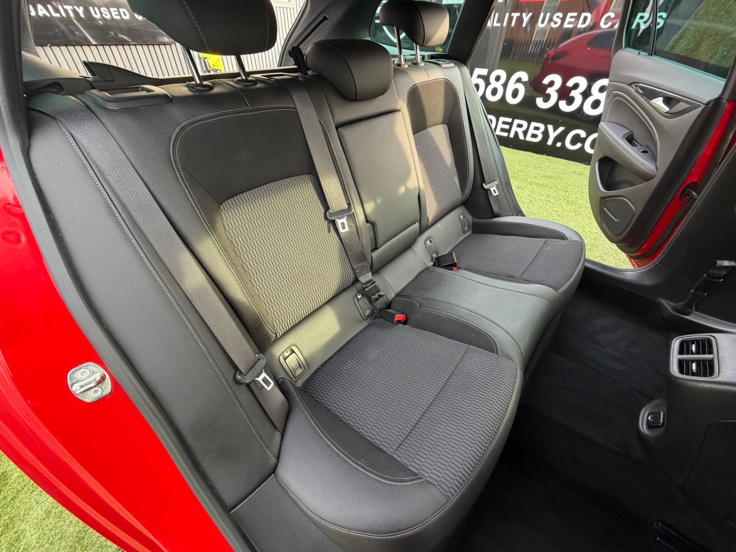 Used Vauxhall Insignia 2017 for sale - 77969668: Photo 32