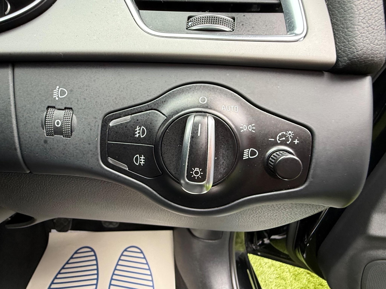 Vehicle 28