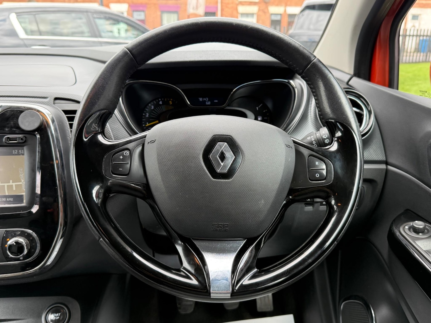 Used Renault Captur for sale - 76701870: Photo 46