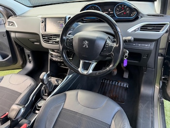 Used Peugeot 2008 2013 for sale - 77411642: Photo