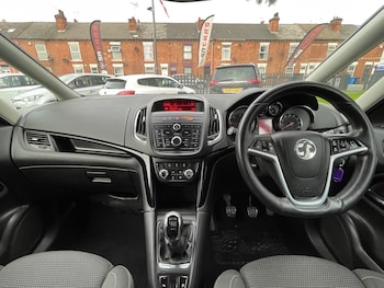 Used Vauxhall Zafira Tourer 2015 for sale - 76042531: Photo 2