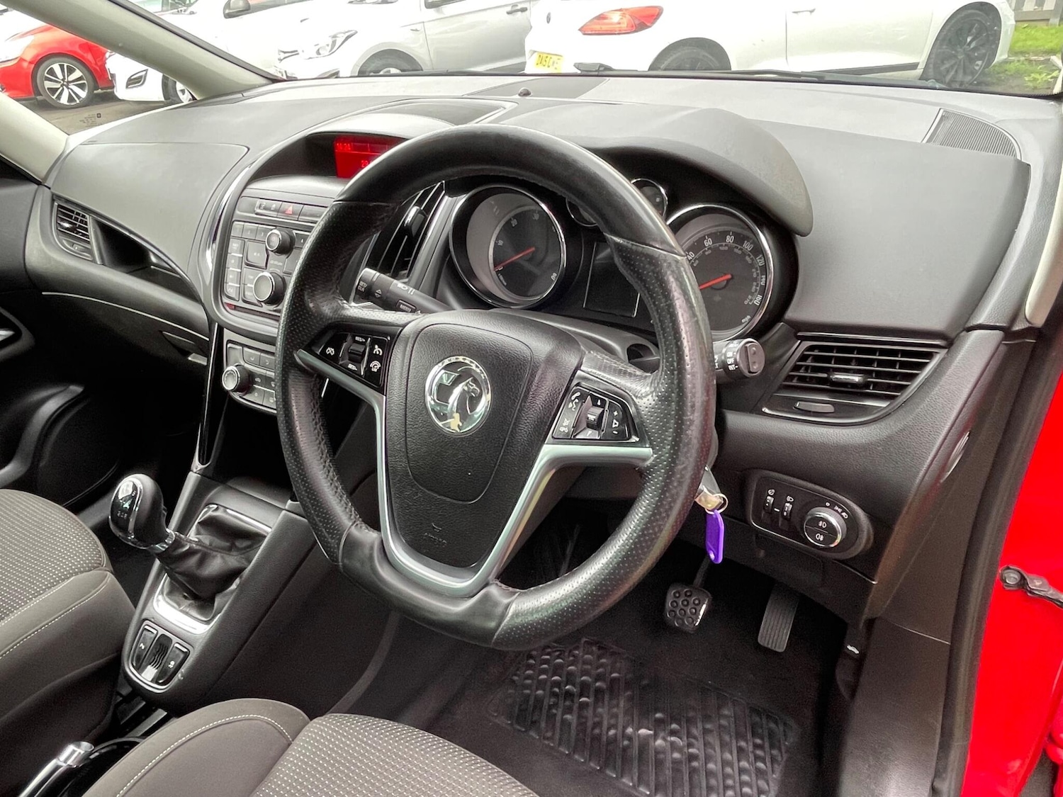 Used Vauxhall Zafira Tourer 2015 for sale - 76042531: Photo 3