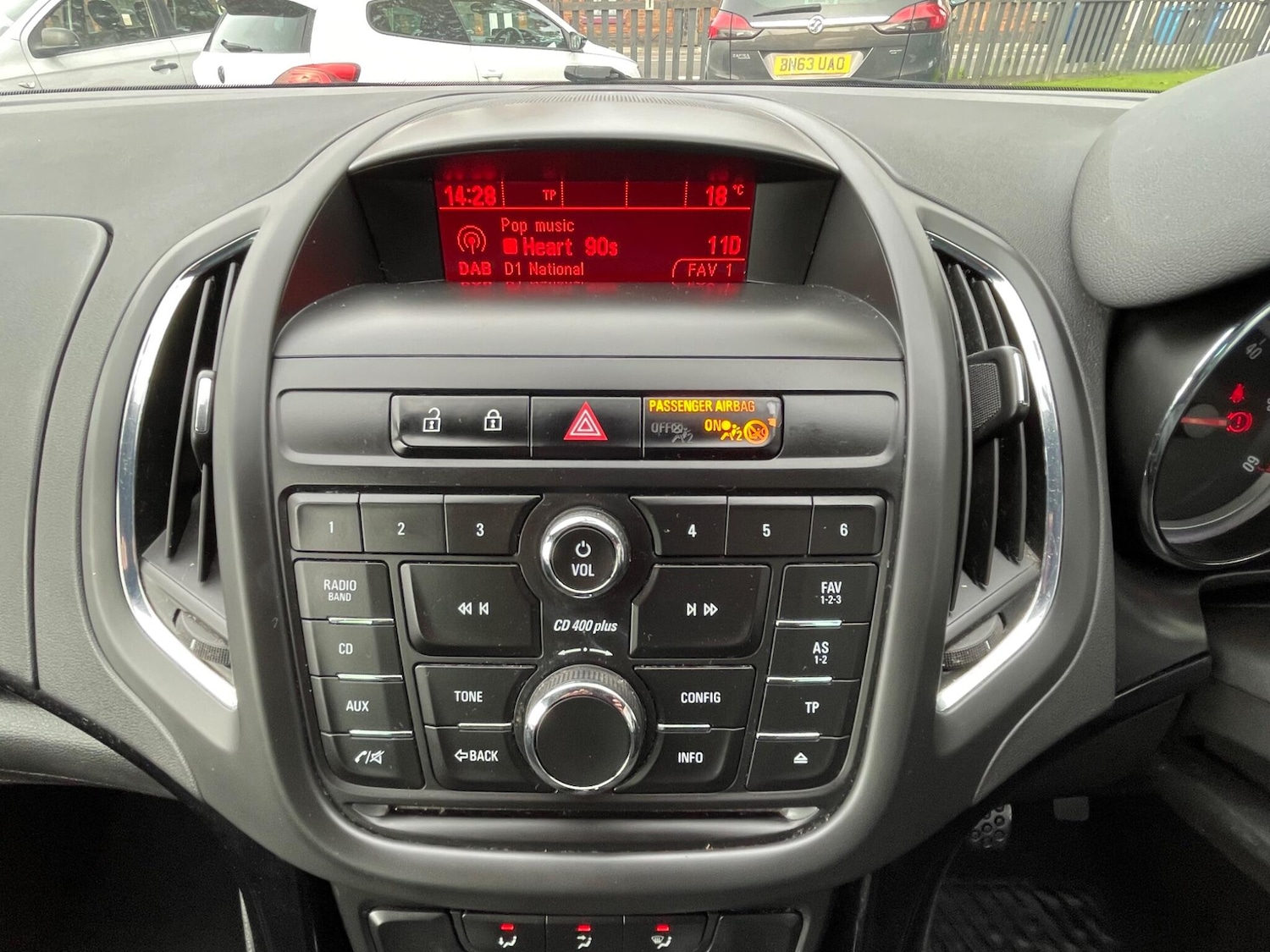 Used Vauxhall Zafira Tourer 2015 for sale - 76042531: Photo 40