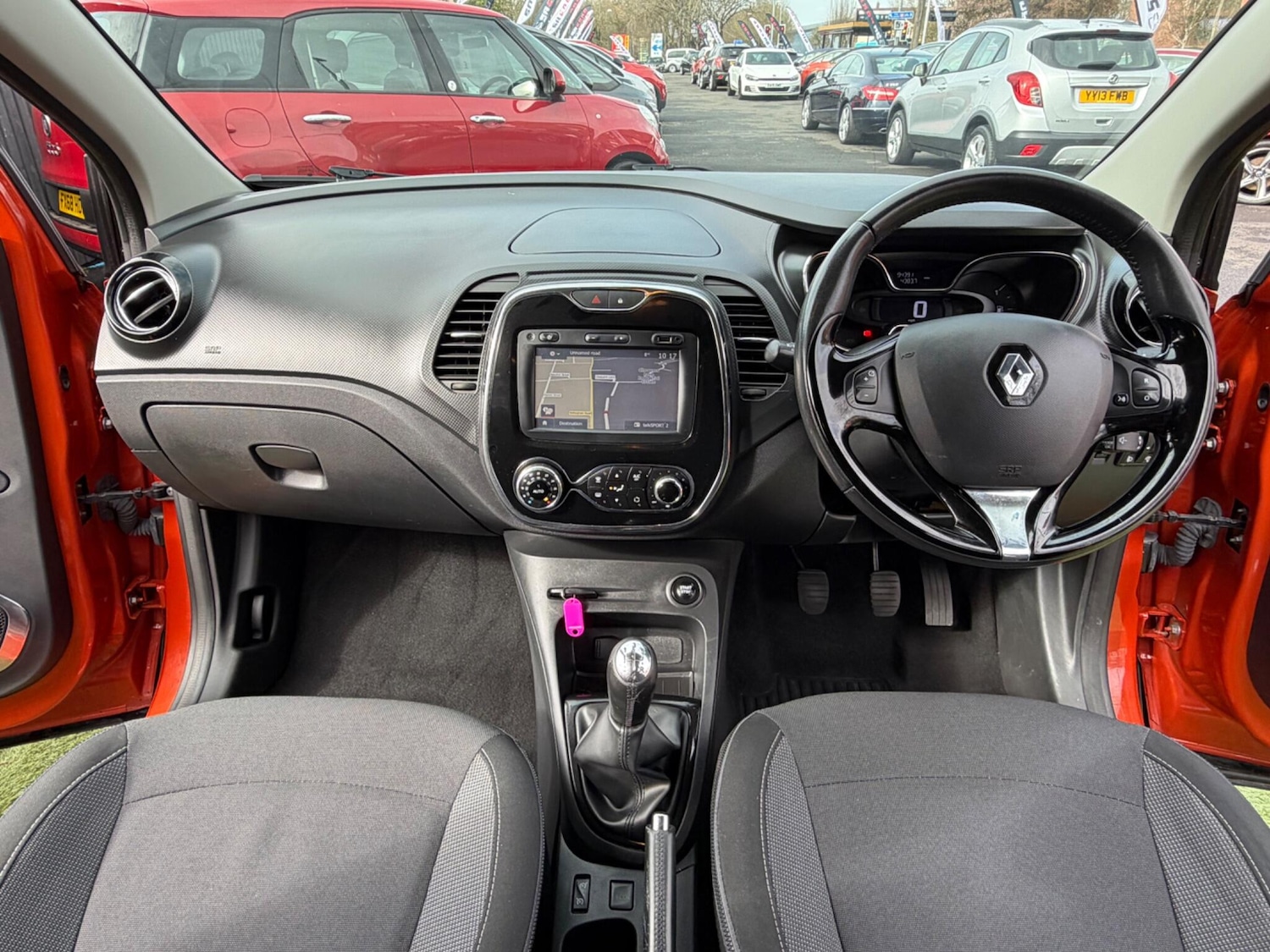 Used Renault Captur for sale - 77909191: Photo 2