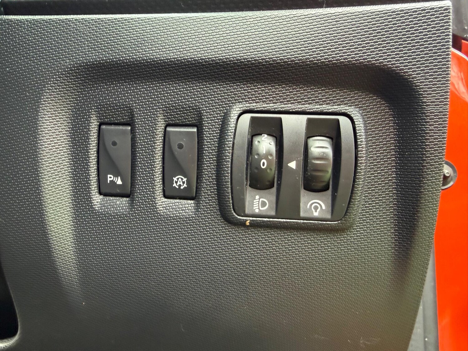 Used Renault Captur for sale - 77909191: Photo 25