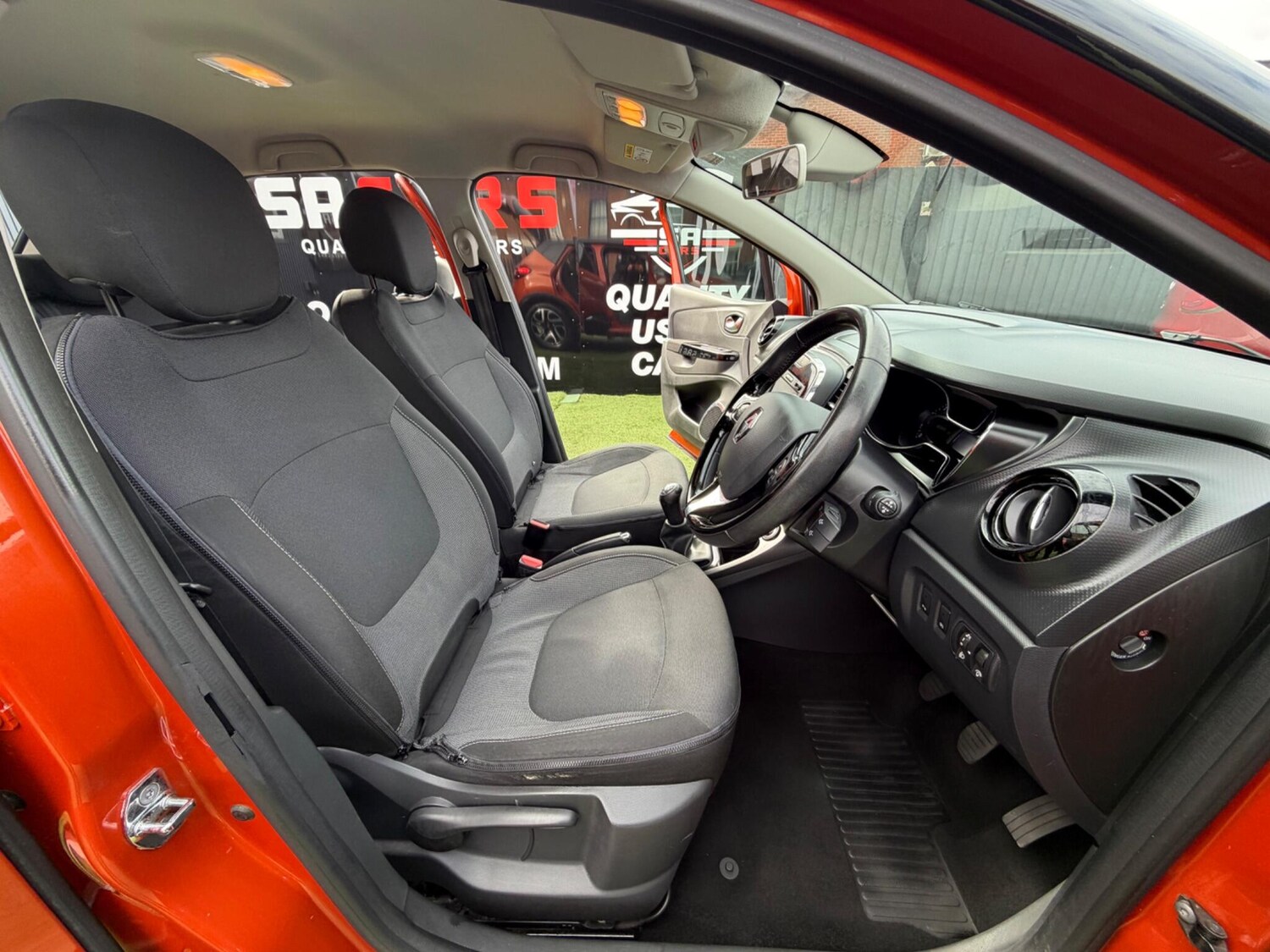 Used Renault Captur for sale - 77909191: Photo 27