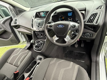 Used Ford Grand Tourneo Connect 2015 for sale - 76964409: Photo