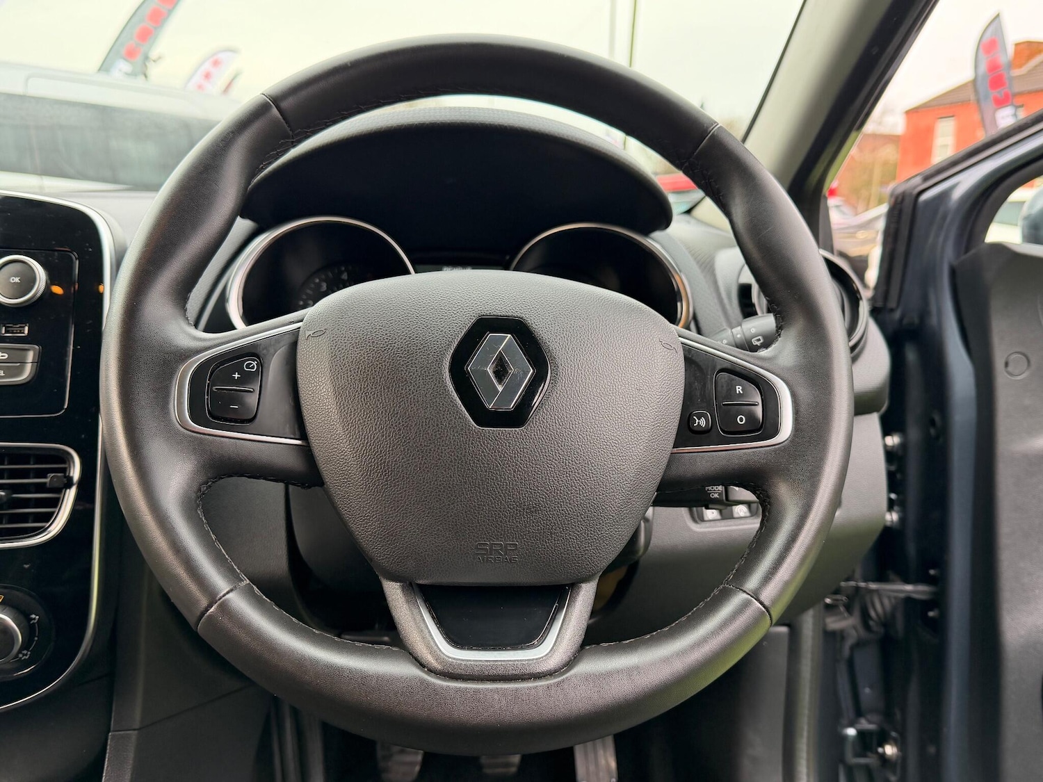 Used Renault Clio 2024 for sale - 77175815: Photo 36