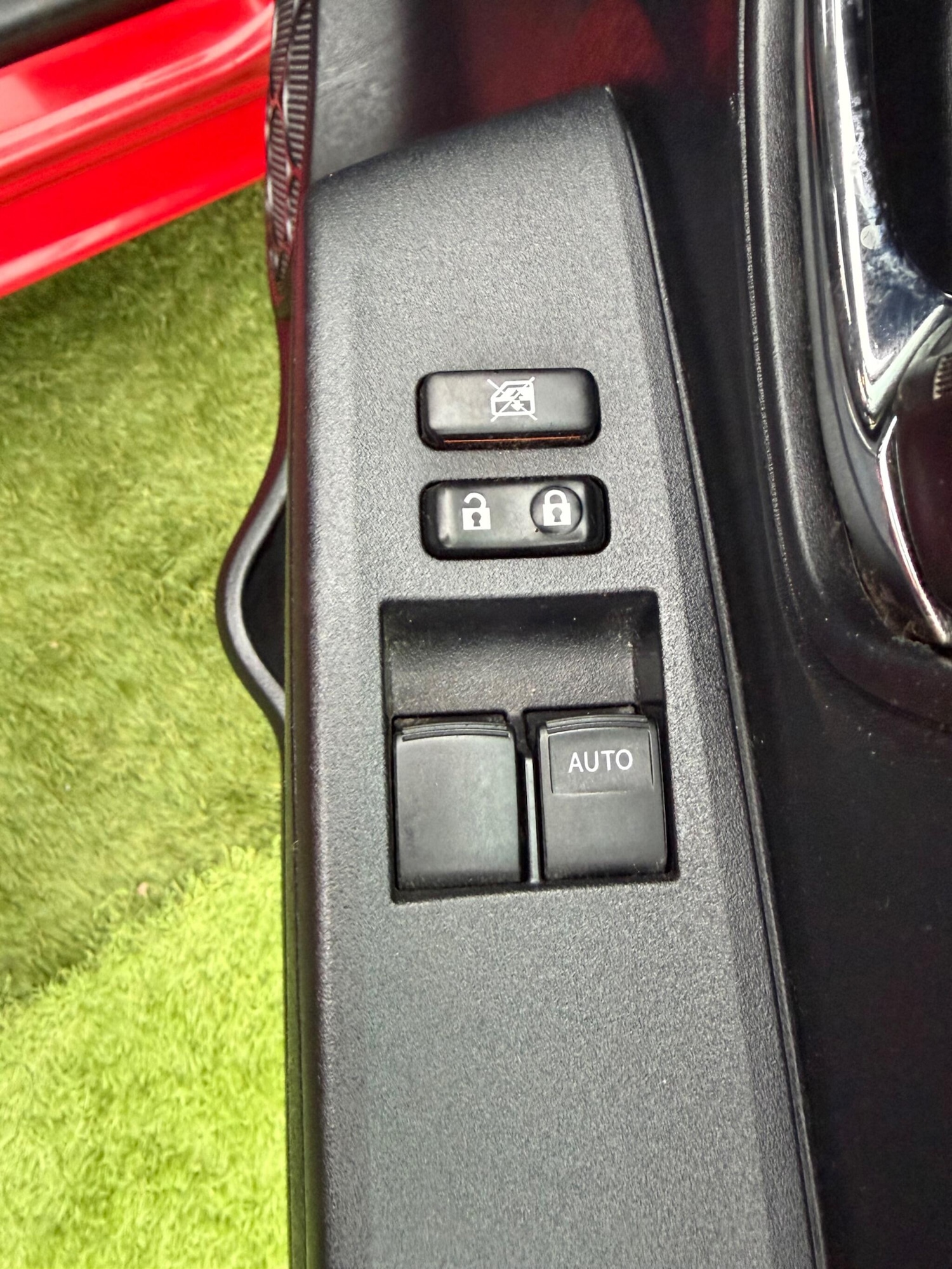 Used Toyota Yaris 2012 for sale - 77425774: Photo 27