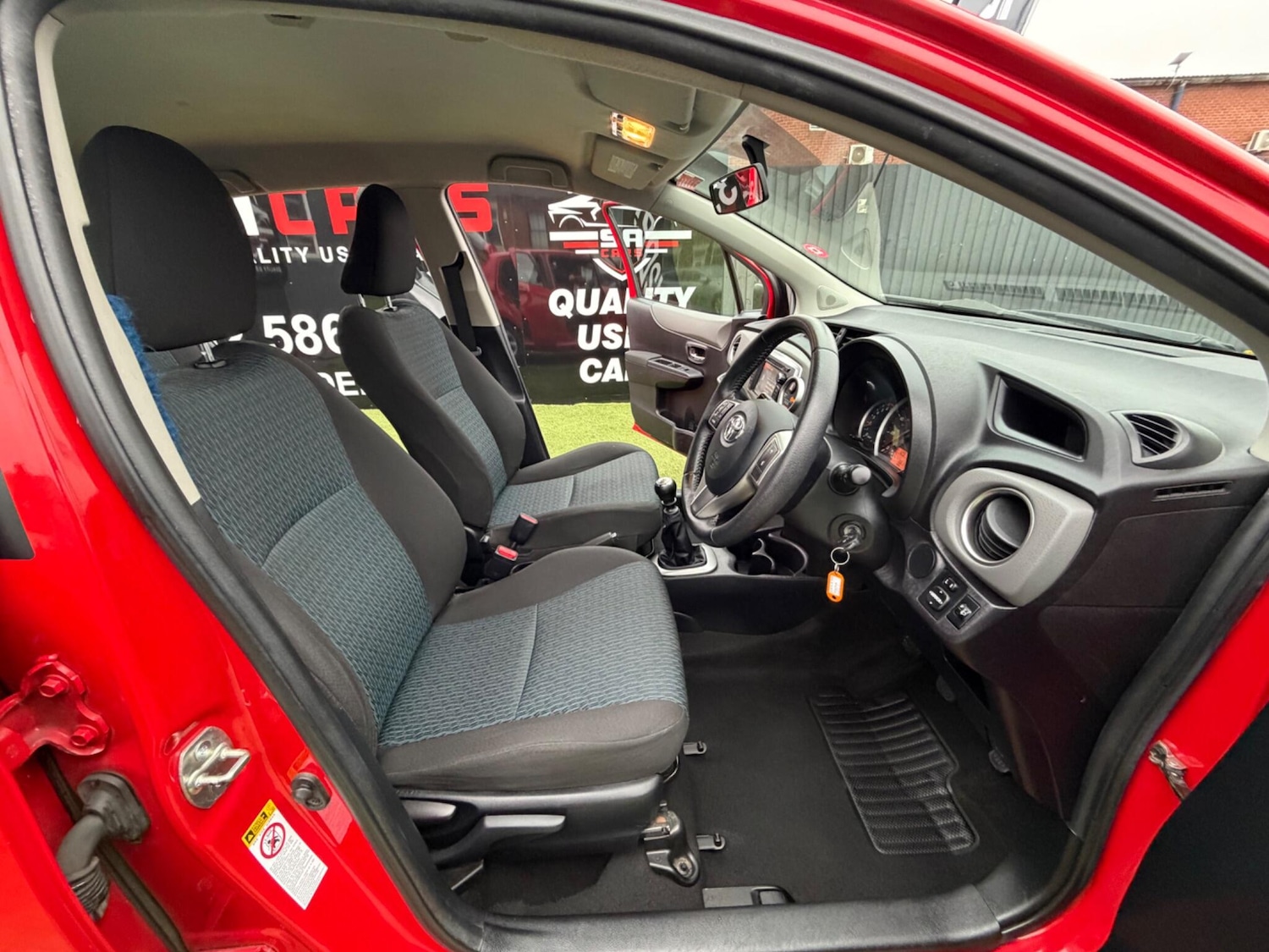 Used Toyota Yaris 2012 for sale - 77425774: Photo 28