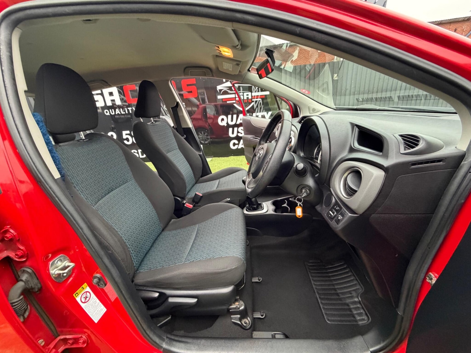 Used Toyota Yaris 2012 for sale - 77425774: Photo 29