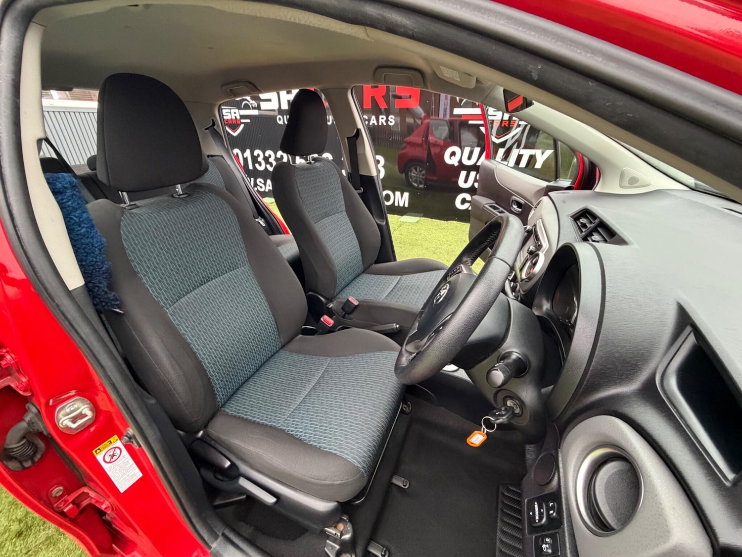 Used Toyota Yaris 2012 for sale - 77425774: Photo 30