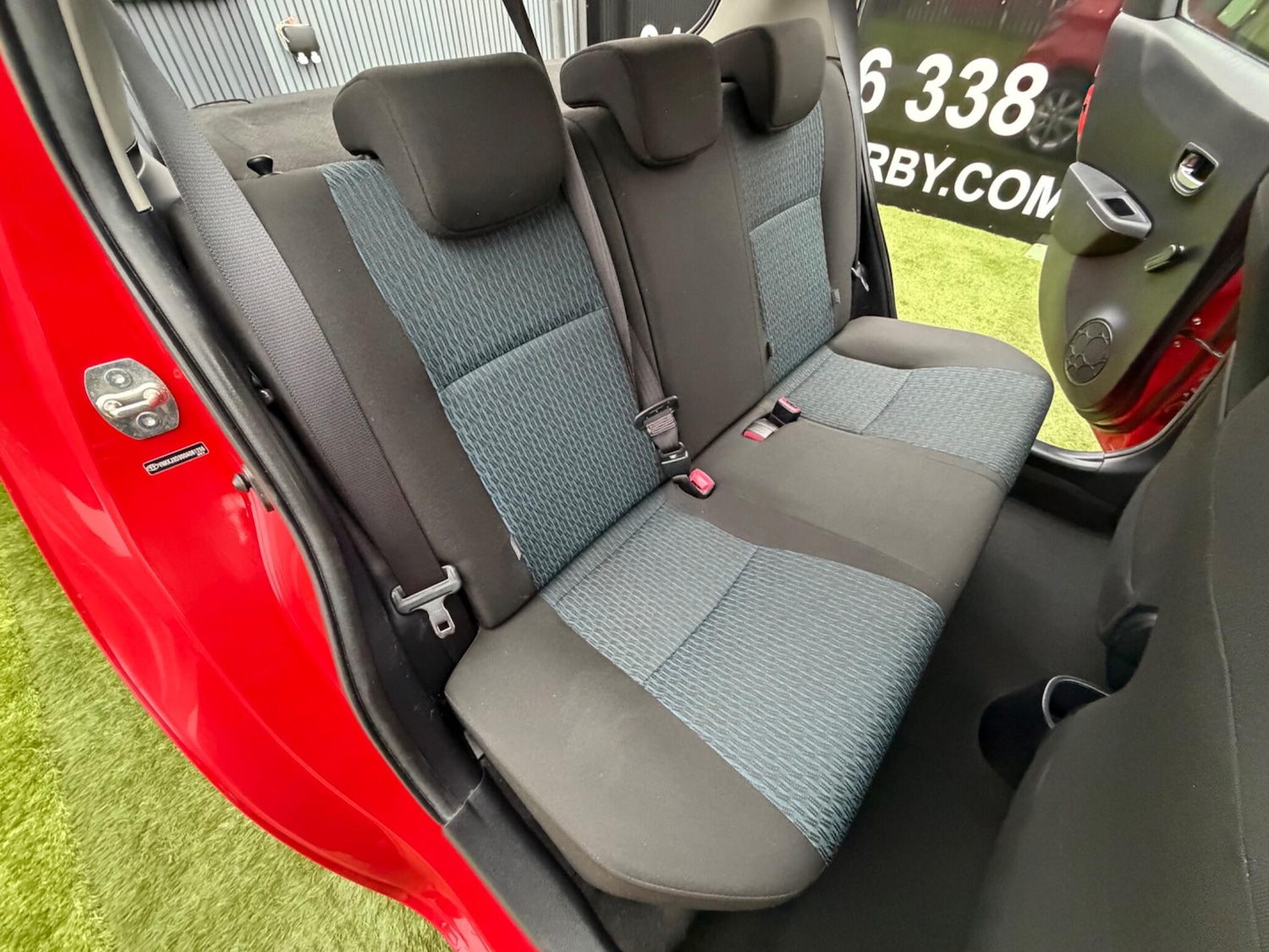 Used Toyota Yaris 2012 for sale - 77425774: Photo 36