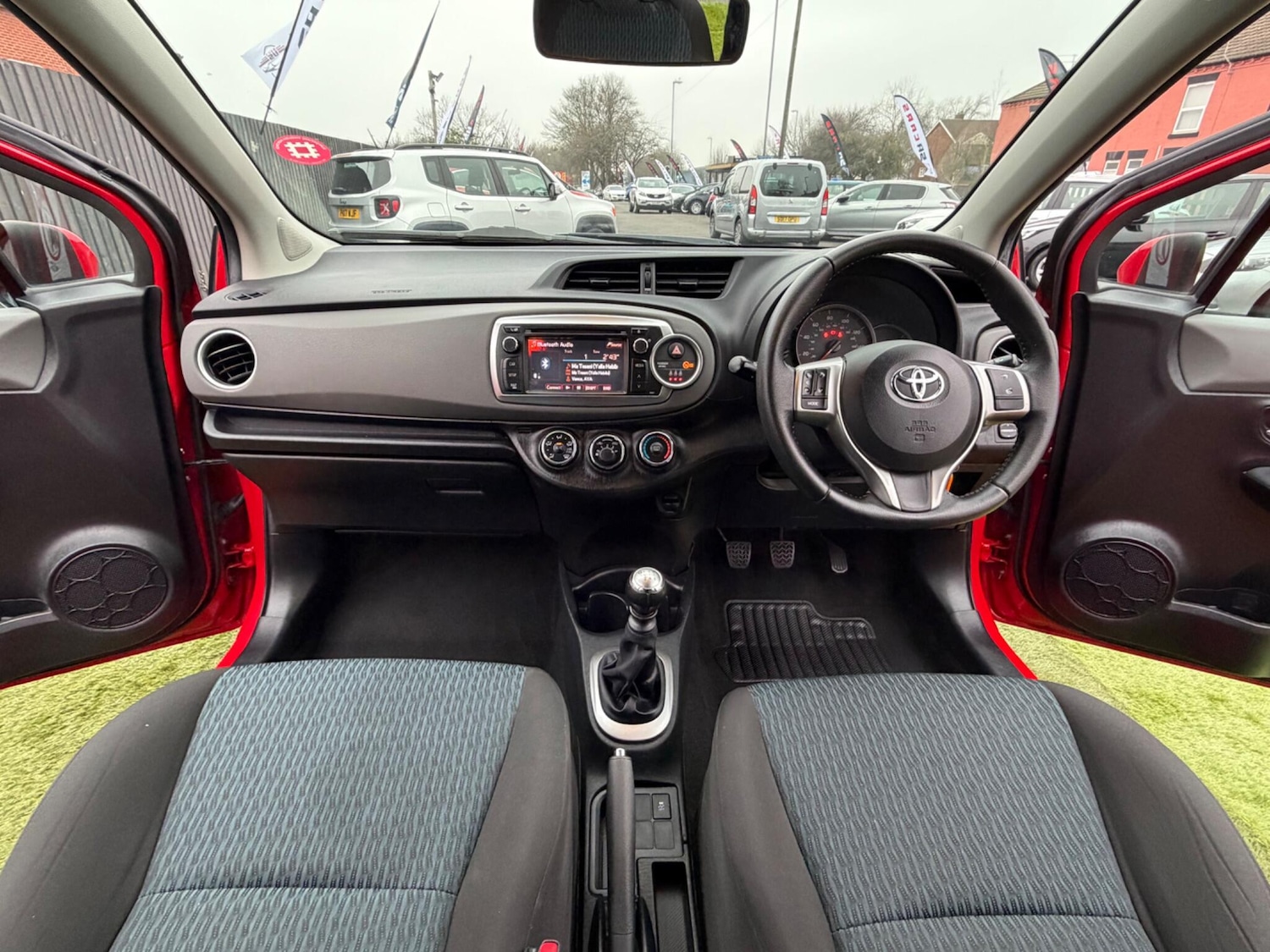 Used Toyota Yaris 2012 for sale - 77425774: Photo 39