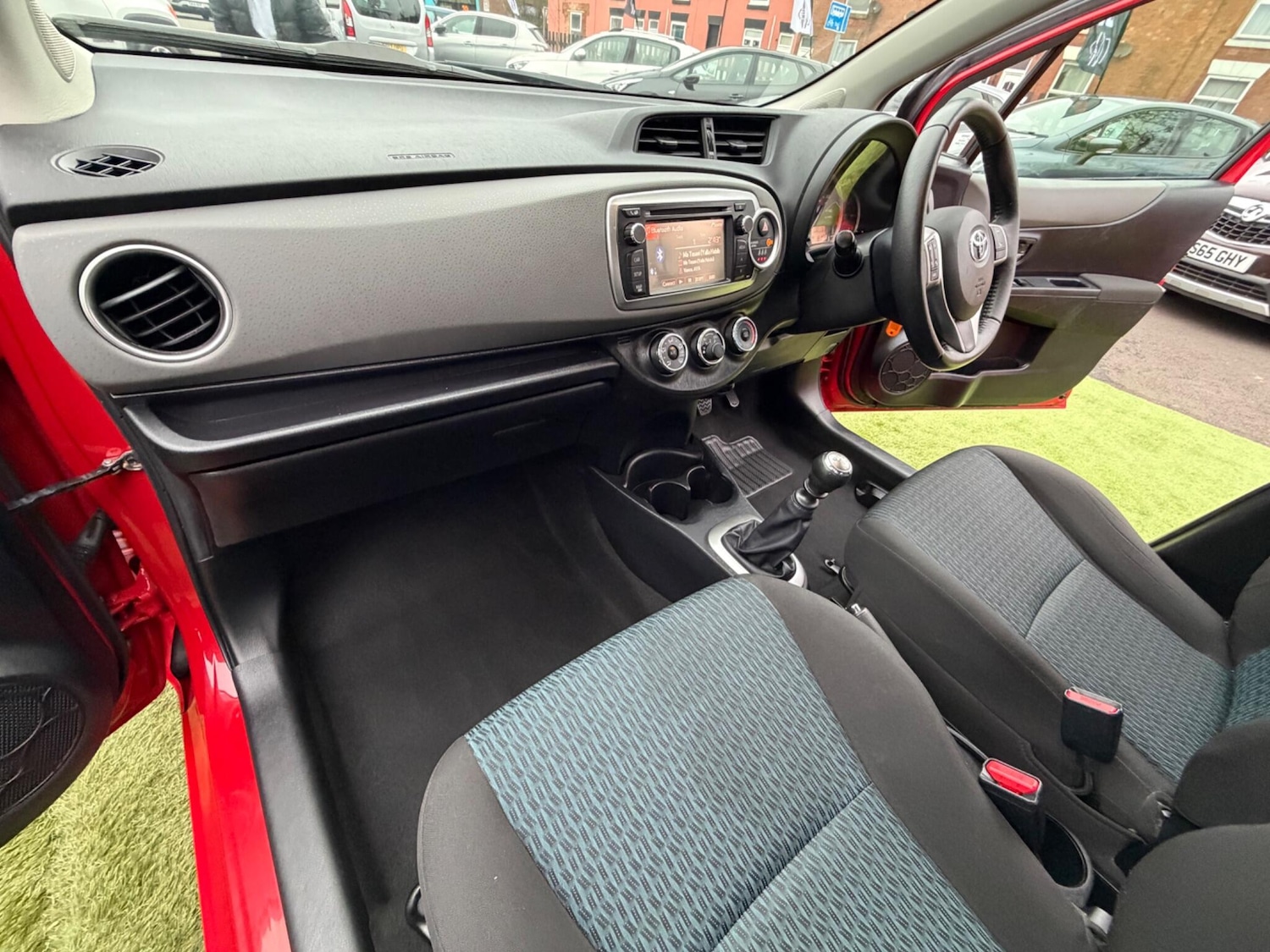 Used Toyota Yaris 2012 for sale - 77425774: Photo 42