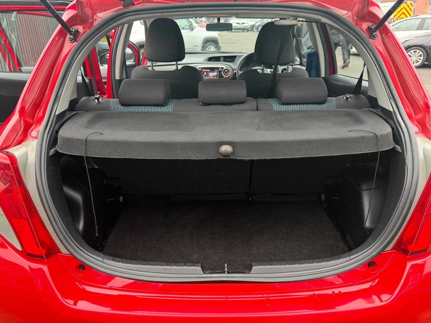 Used Toyota Yaris 2012 for sale - 77425774: Photo 43