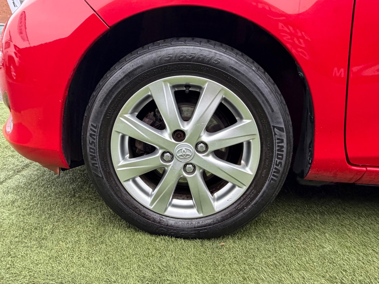 Used Toyota Yaris 2012 for sale - 77425774: Photo 45