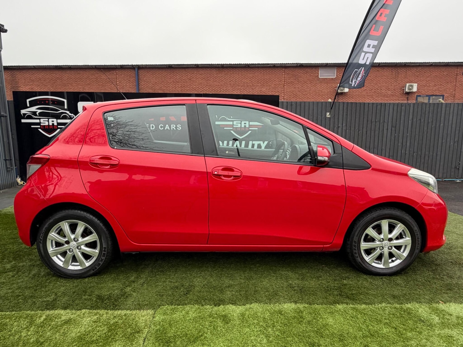 Used Toyota Yaris 2012 for sale - 77425774: Photo 7