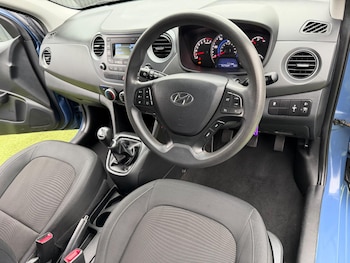 Used Hyundai i10 2018 for sale - 77411426: Photo
