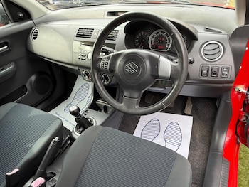 Used Suzuki Swift 2010 for sale - 75553340: Photo