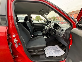 Used Suzuki Swift 2010 for sale - 75553340: Photo