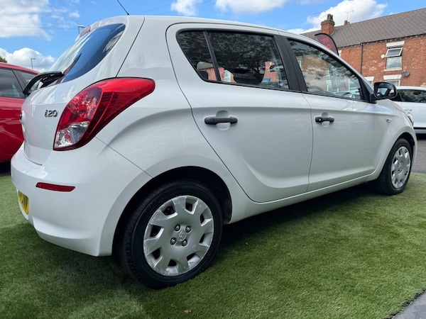 Used Hyundai i20 2014 for sale - 76042638: Photo 17