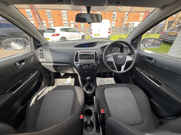 Used Hyundai i20 2014 for sale - 76042638: Photo 30