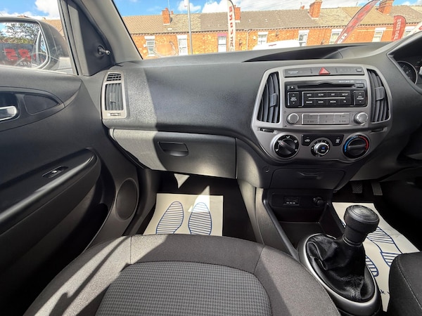 Used Hyundai i20 2014 for sale - 76042638: Photo 32