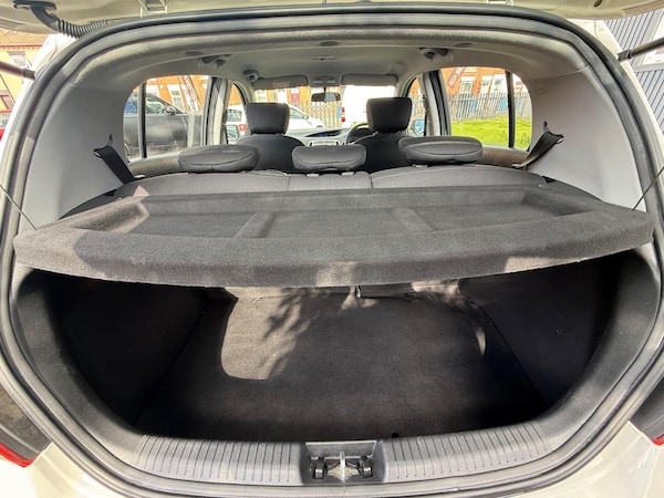 Used Hyundai i20 2014 for sale - 76042638: Photo 49