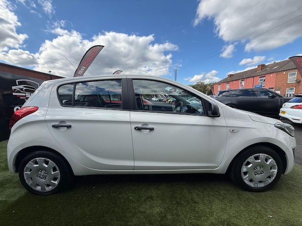 Used Hyundai i20 2014 for sale - 76042638: Photo 6