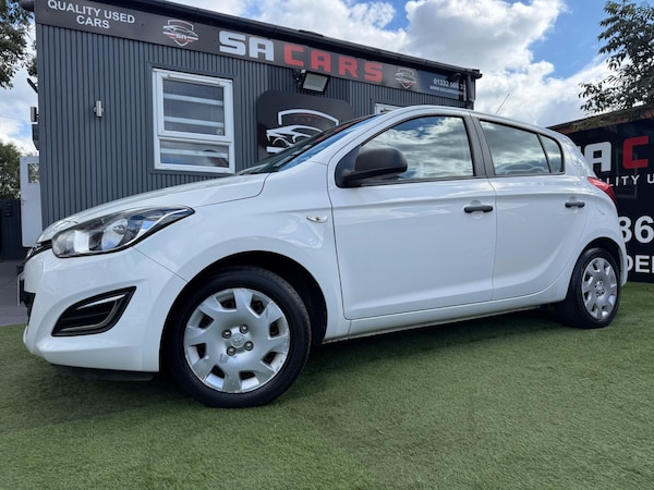 Used Hyundai i20 2014 for sale - 76042638: Photo 9