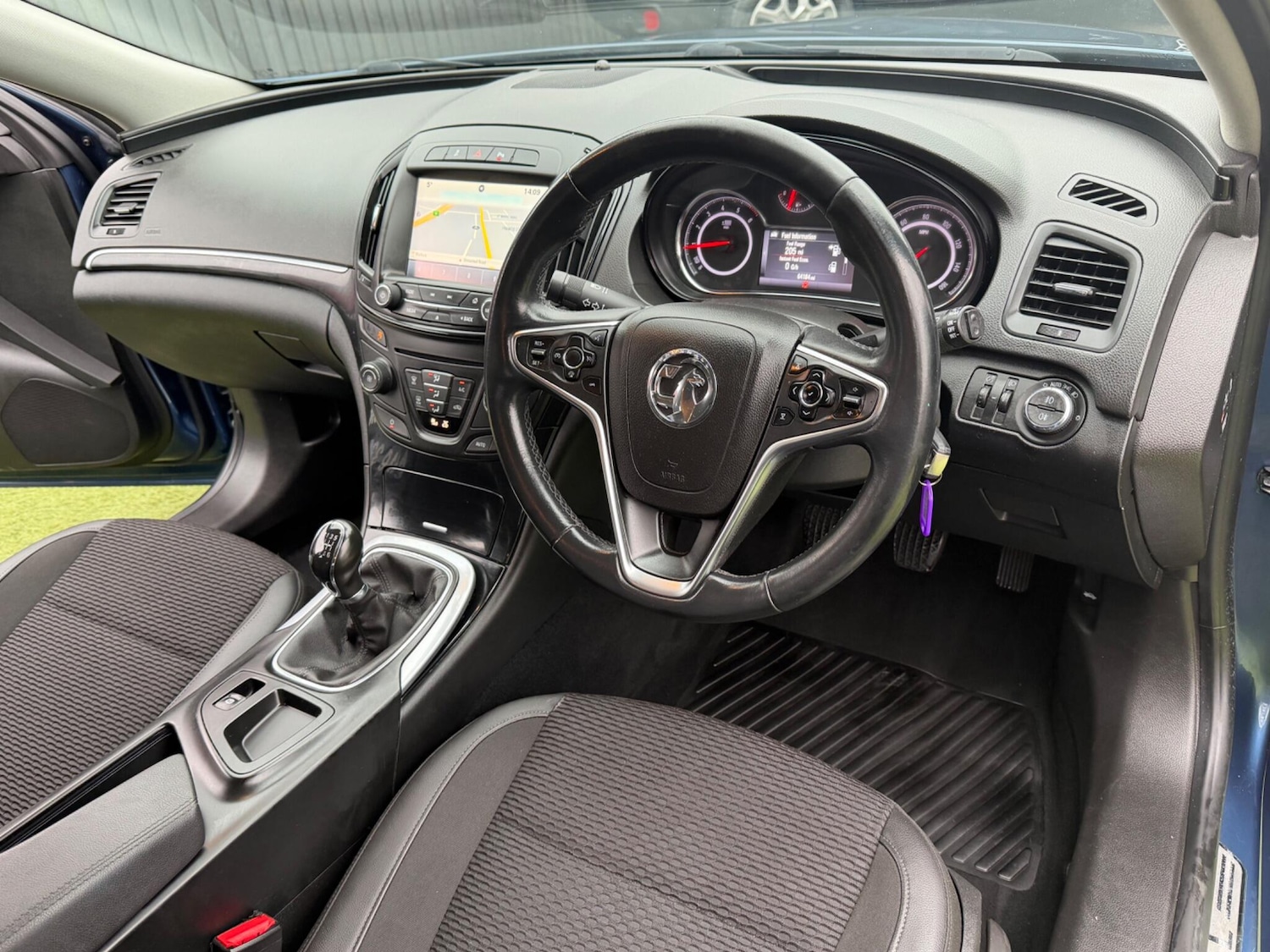 Used Vauxhall Insignia 2015 for sale - 77331012: Photo 3