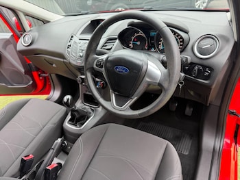 Used Ford Fiesta 2015 for sale - 79224212: Photo