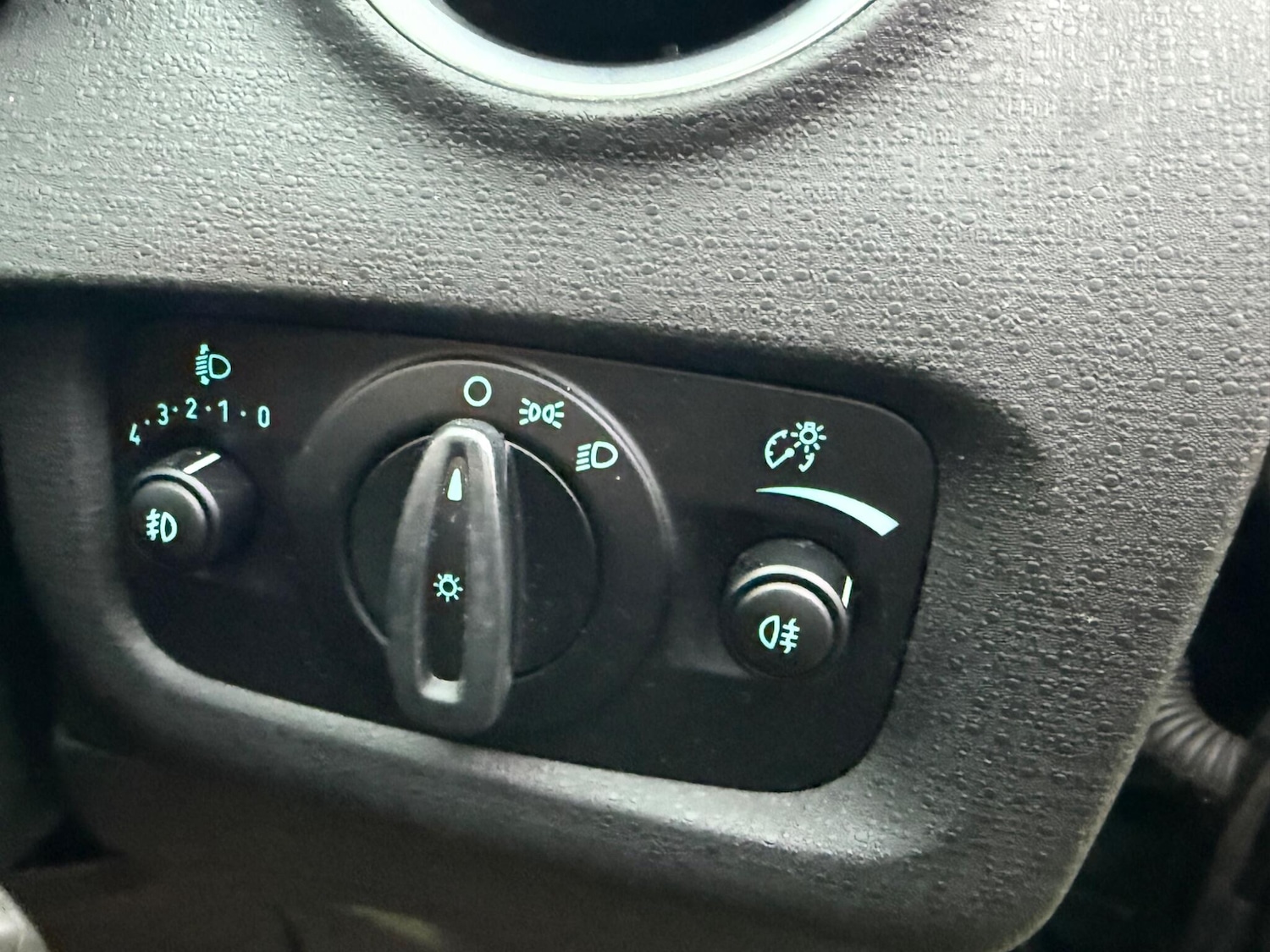 Used Ford Fiesta 2017 for sale - 77040317: Photo 24