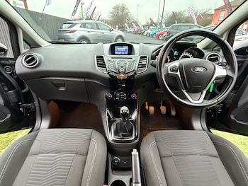 Used Ford Fiesta 2017 for sale - 77040317: Photo