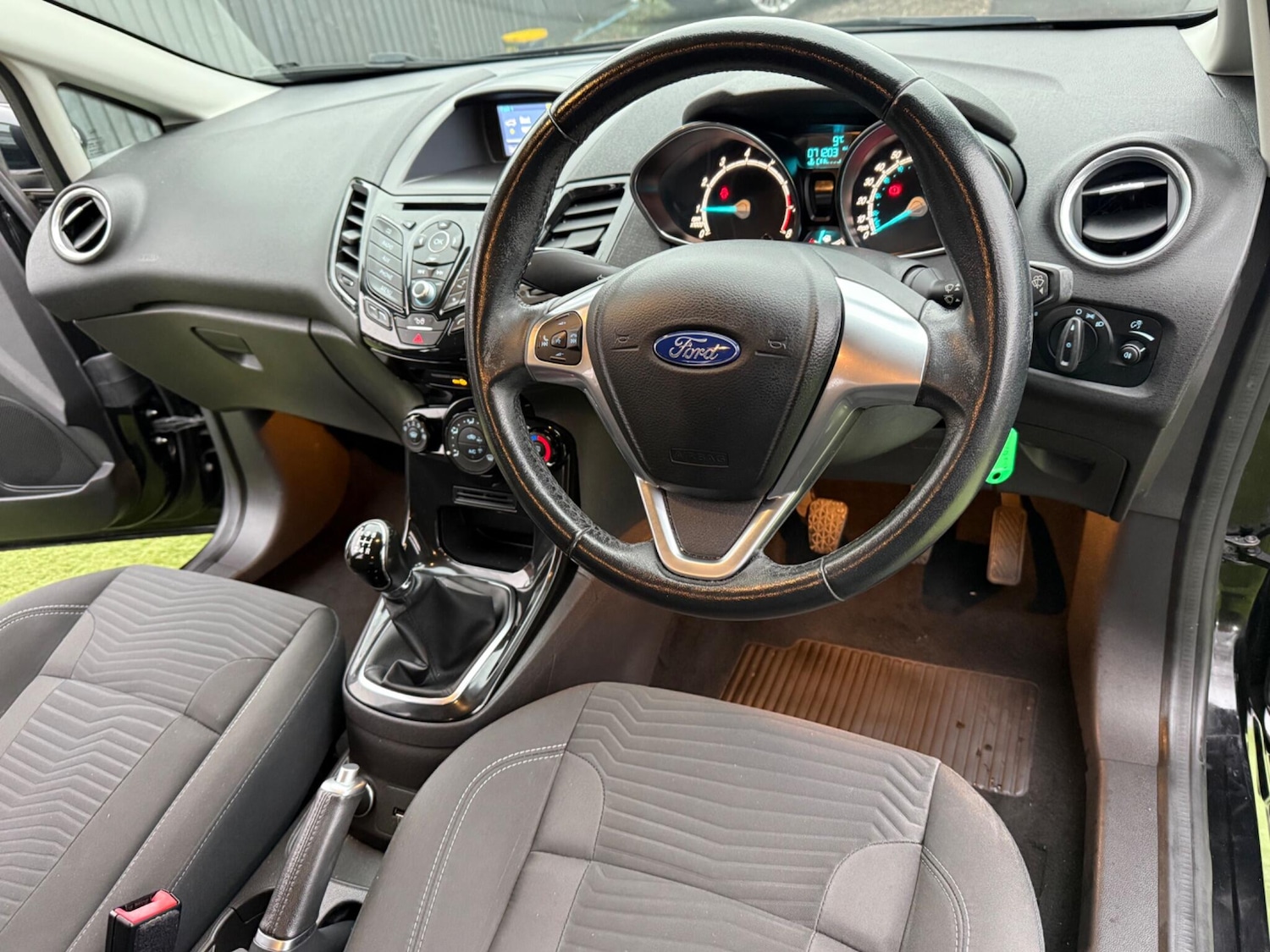 Used Ford Fiesta 2017 for sale - 77040317: Photo 3