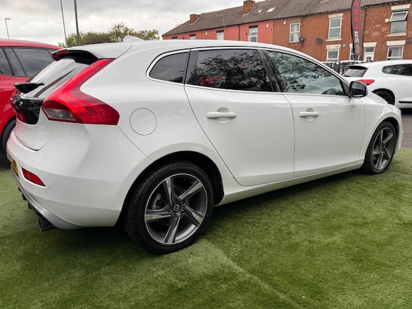Used Volvo V40 2015 for sale - 76239612: Photo 15