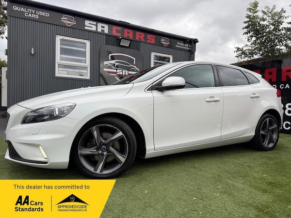 Used Volvo V40 2015 for sale - 76239612: Photo 1