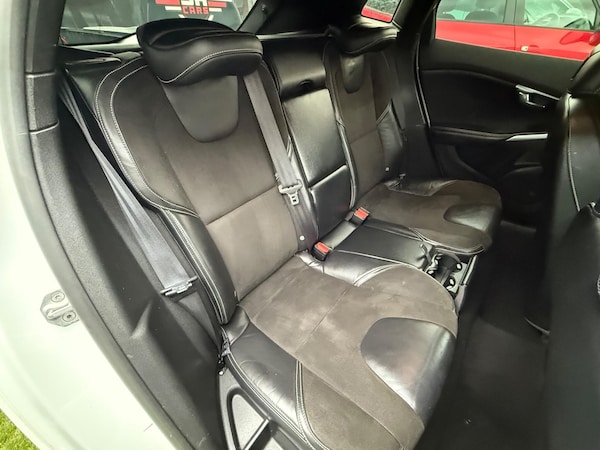 Used Volvo V40 2015 for sale - 76239612: Photo 27