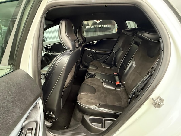 Used Volvo V40 2015 for sale - 76239612: Photo 30