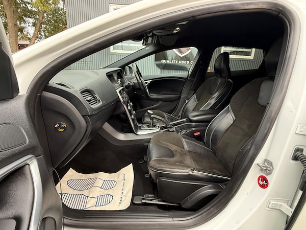 Used Volvo V40 2015 for sale - 76239612: Photo 31