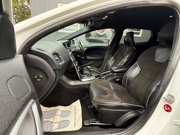 Used Volvo V40 2015 for sale - 76239612: Photo 32