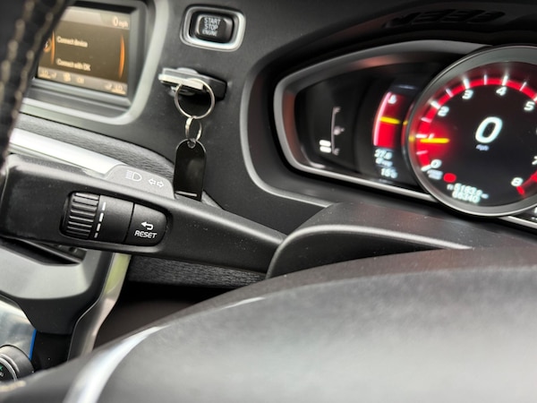 Used Volvo V40 2015 for sale - 76239612: Photo 47